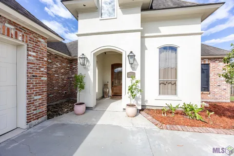 $360,000 | 9535 Magnolia Crossing Drive, Greenwell Springs, LA 70739