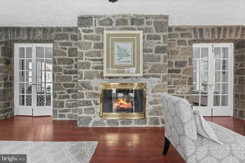 $649,000 | 412 North Rolling Road, Springfield, PA 19064