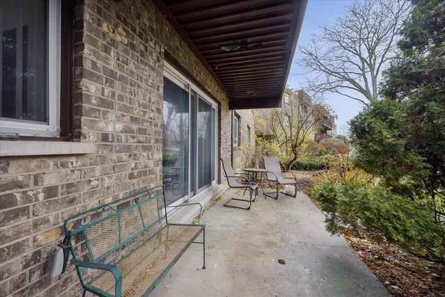 $234,900 | 2650 Brookwood Way Drive, Unit 108, Rolling Meadows, IL 60008