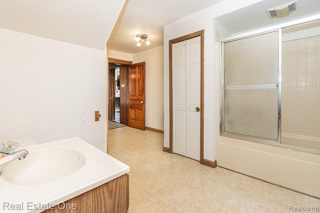 1480 East Hamlin Road Rochester Hills, MI 48307 - Photo 21 of 50