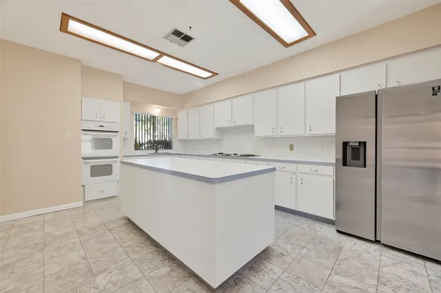 $599,000 | 1698 Creekside Drive, Sugar Land, TX 77478