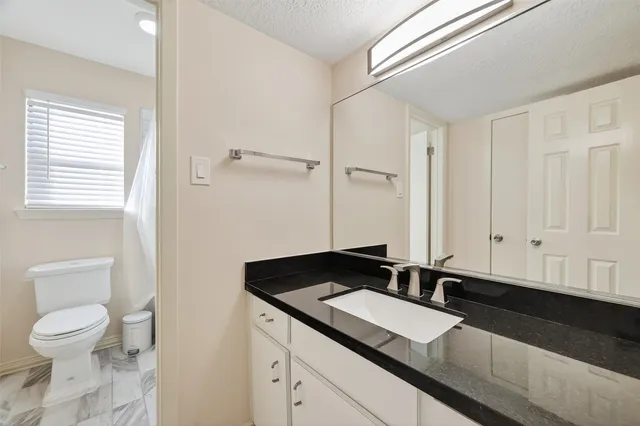 $599,000 | 1698 Creekside Drive, Sugar Land, TX 77478