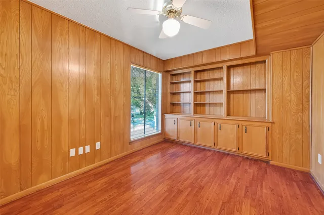 $599,000 | 1698 Creekside Drive, Sugar Land, TX 77478