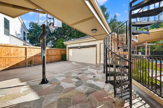 $599,000 | 1698 Creekside Drive, Sugar Land, TX 77478