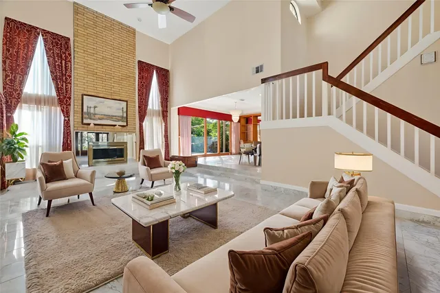 $599,000 | 1698 Creekside Drive, Sugar Land, TX 77478