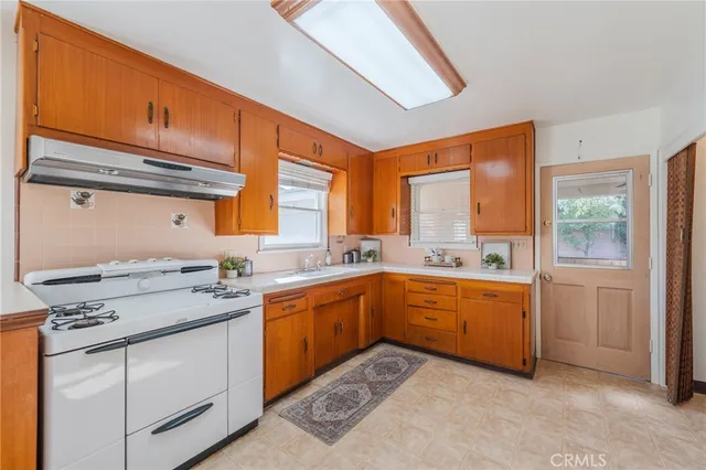 $974,900 | 1241 South Walnut Street, Anaheim, CA 92802