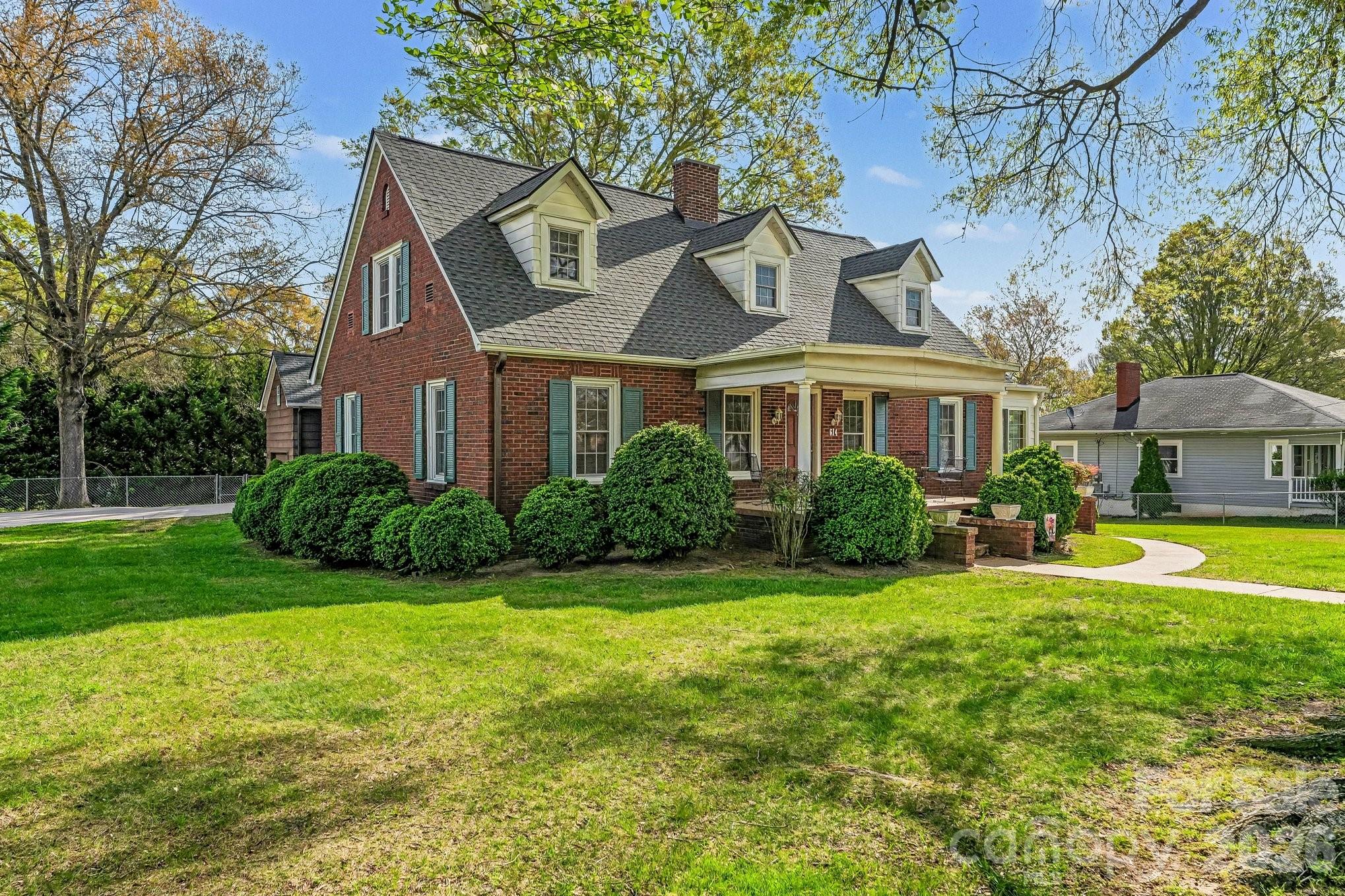 614 West Ridge Avenue Landis, NC 28088 - Photo 2 of 37