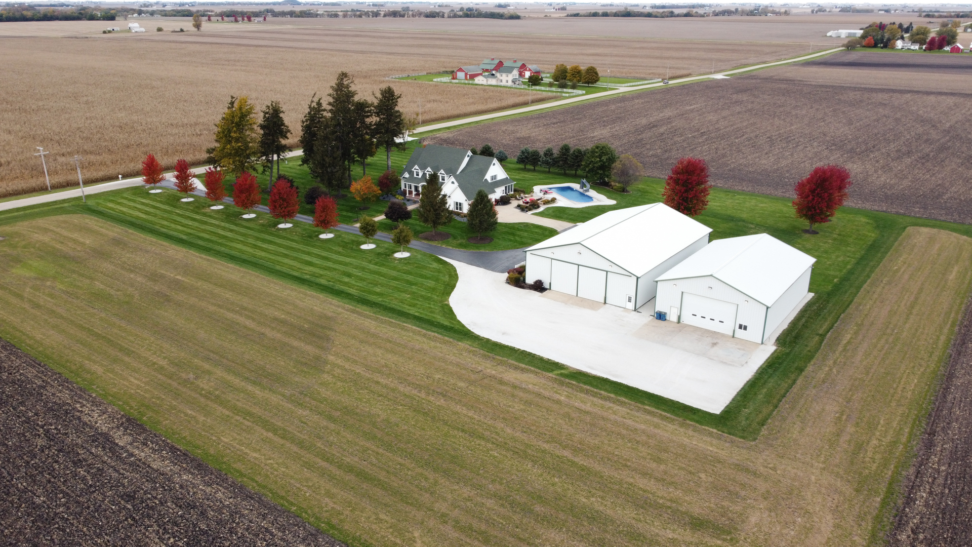 3142 East 1st Road Peru, IL 61354 - Photo 3 of 106 a view of a house with a yard