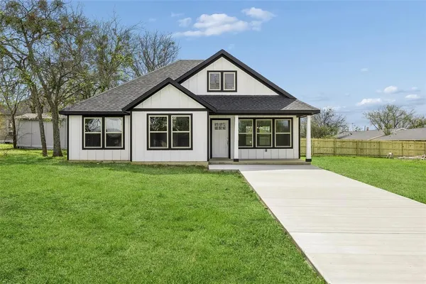 $249,900 | 608 East South Street, Itasca, TX 76055