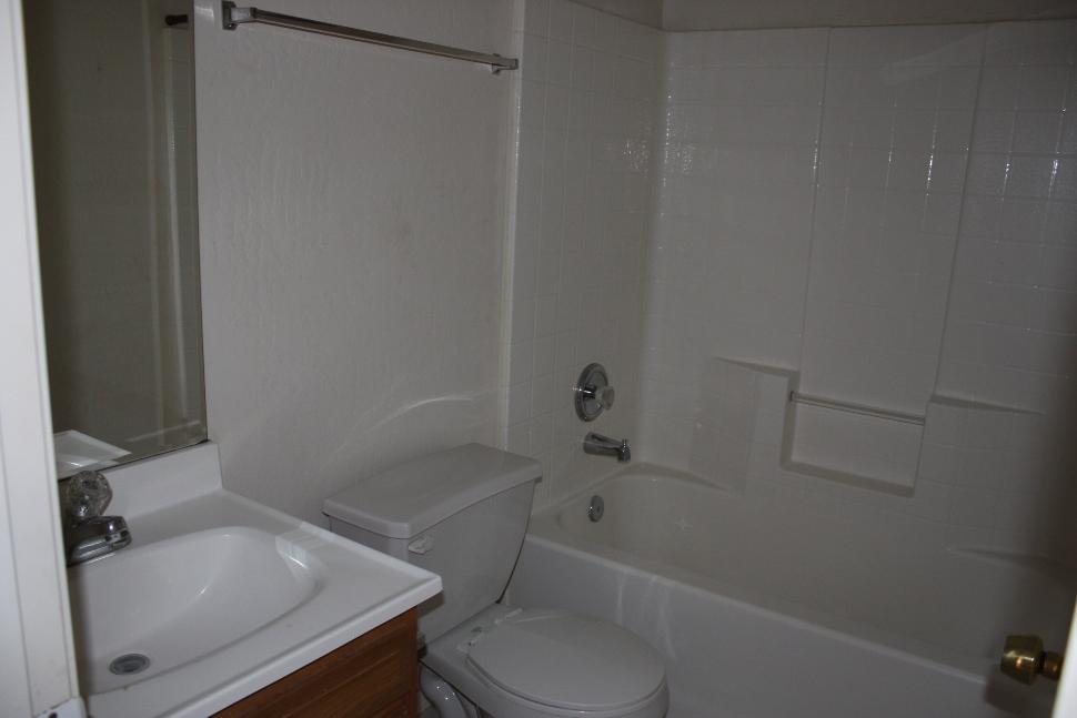 4120 North Toltec Road Eloy, AZ 85131 - Photo 8 of 10 Bathroom