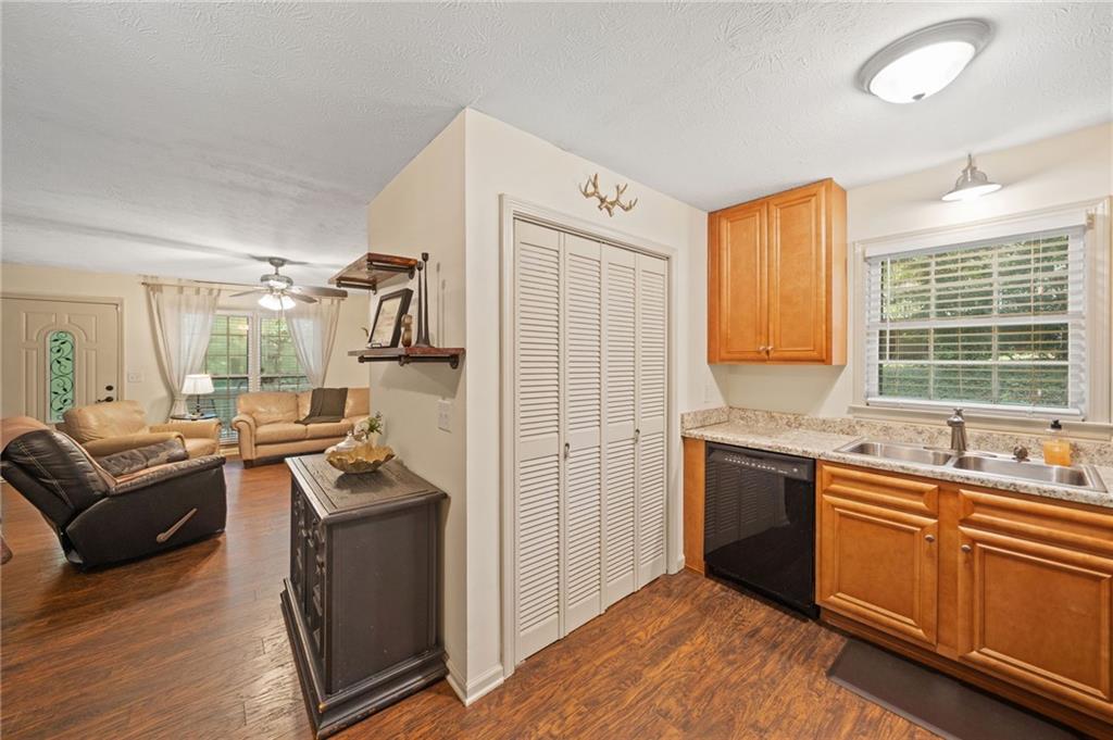 5527 Centry Drive Villa Rica, GA 30180 - Photo 12 of 37