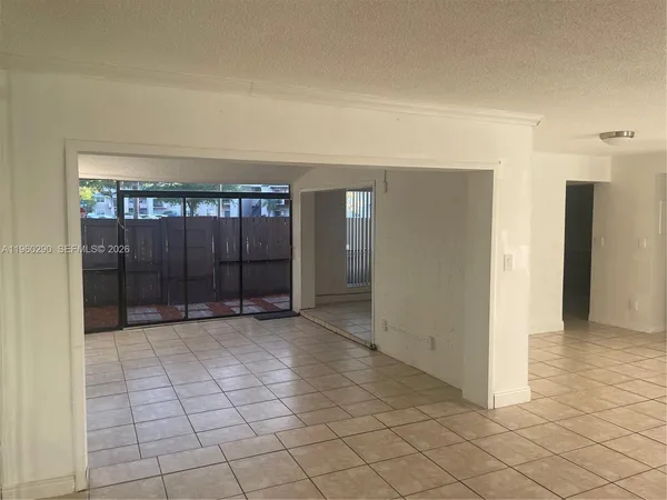 $2,870 | 2191 Bayberry Drive, Unit 2191, Pembroke Pines, FL 33024