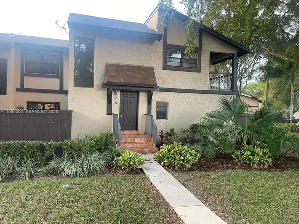 $2,870 | 2191 Bayberry Drive, Unit 2191, Pembroke Pines, FL 33024