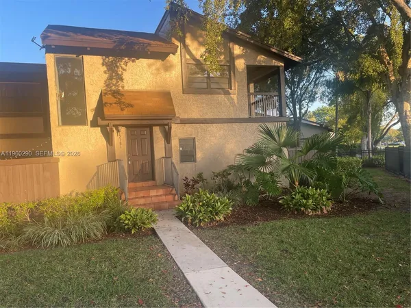 $2,870 | 2191 Bayberry Drive, Unit 2191, Pembroke Pines, FL 33024