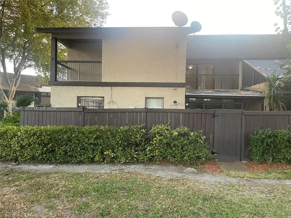 $2,870 | 2191 Bayberry Drive, Unit 2191, Pembroke Pines, FL 33024