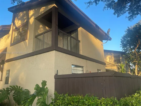 $2,850 | 2191 Bayberry Drive, Unit 2191, Pembroke Pines, FL 33024