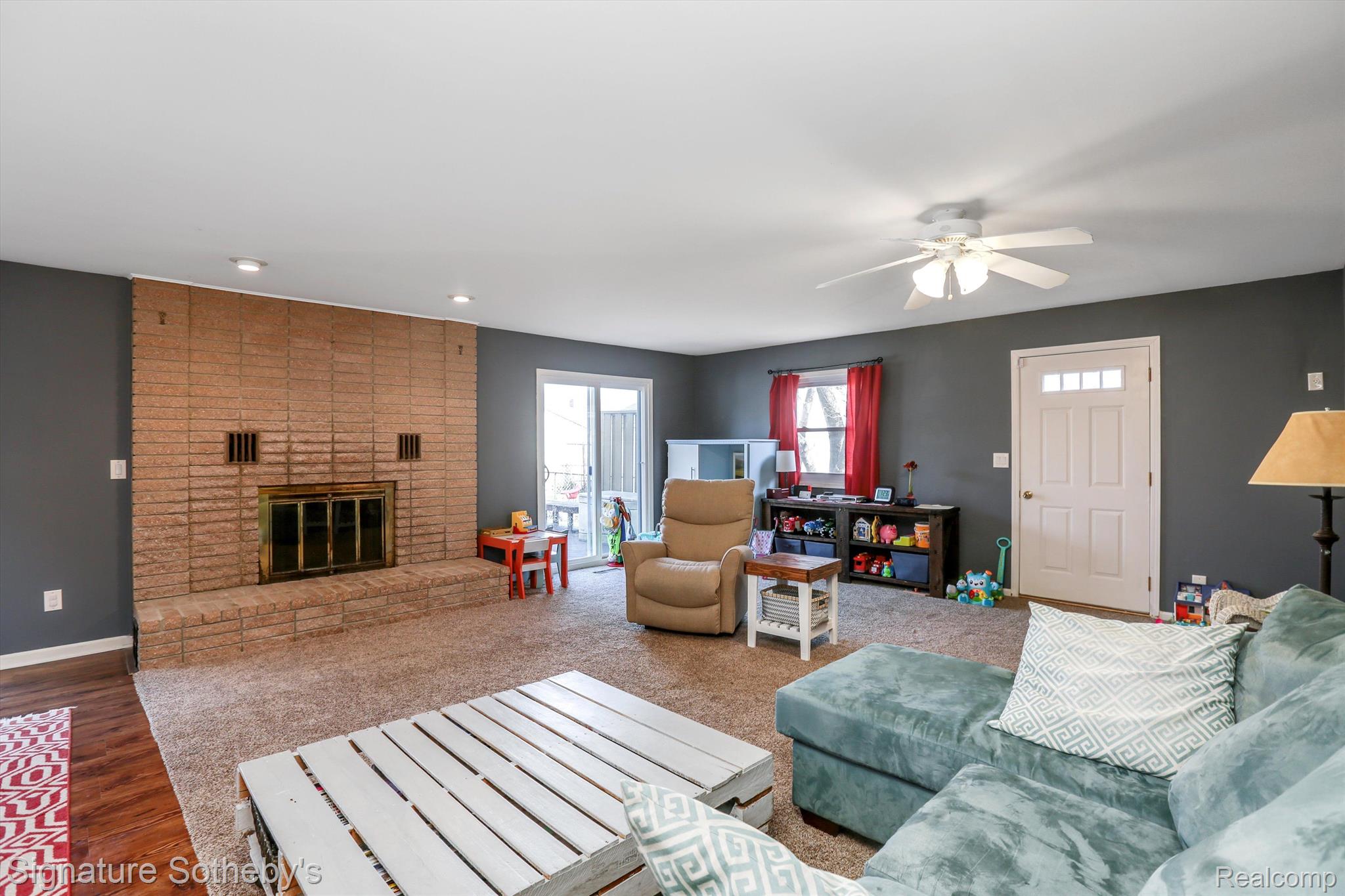 2158 Hawthorne Road Grosse Pointe, MI 48236 - Photo 6 of 34 Gallery Image 6