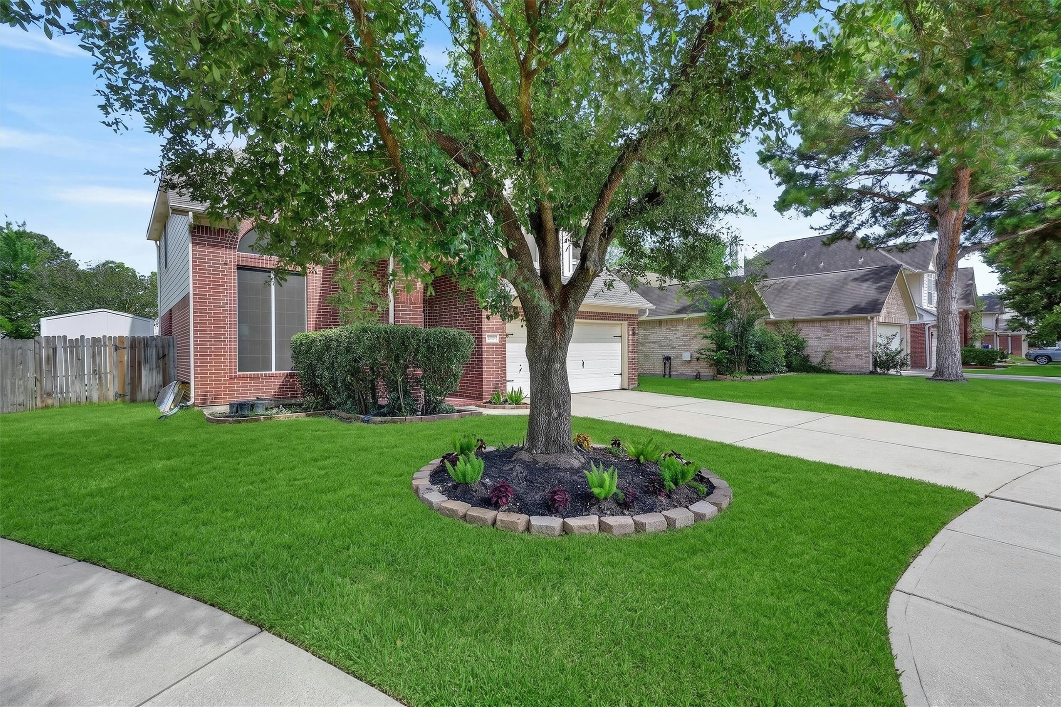 10054 Rio Bravo Road Houston, TX 77064 - Photo 5 of 41 Beautiful low maintenance front yard