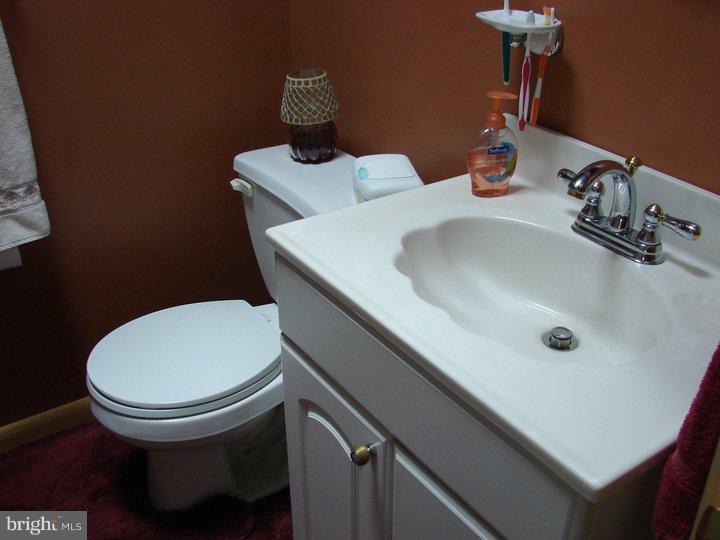 11813 Basile Road Philadelphia, PA 19154 - Photo 9 of 16 Bathroom