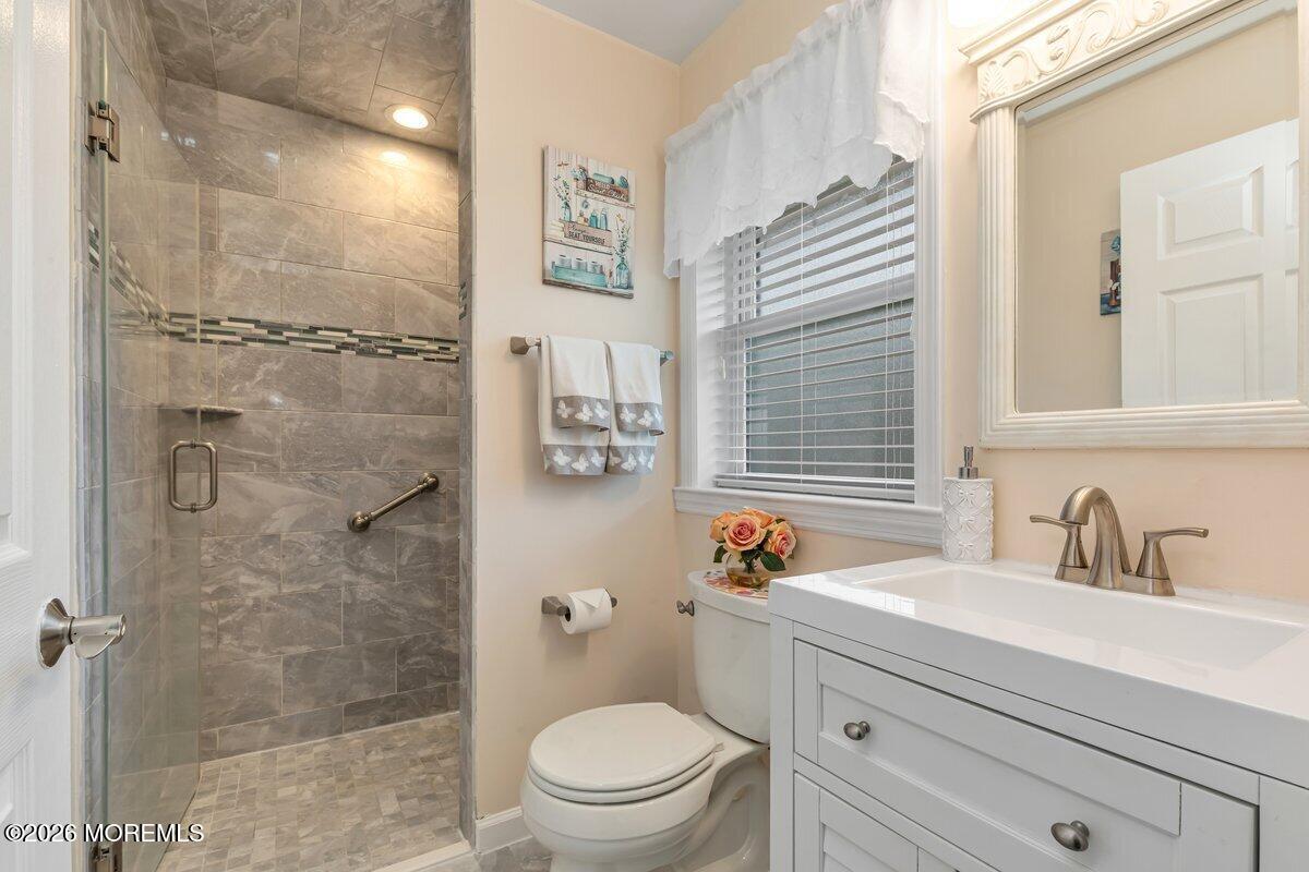 13 Roland Place Hazlet, NJ 07730 - Photo 19 of 36 Primary Private Bath
