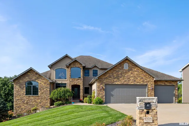 $645,000 | 6504 North Stone Rdg Drive, Quincy, IL 62305