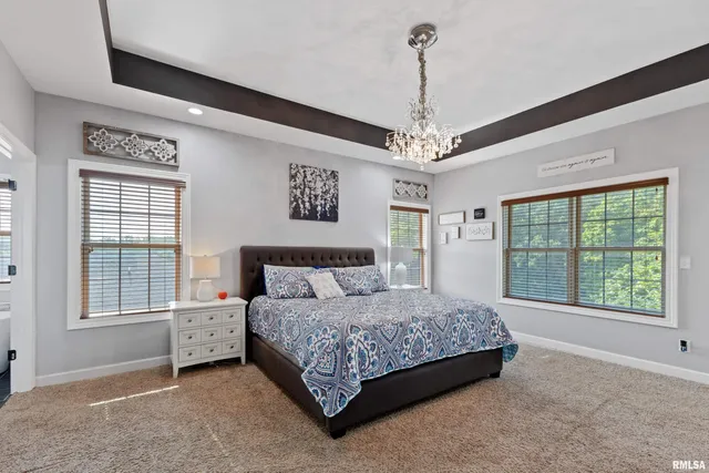 $645,000 | 6504 North Stone Rdg Drive, Quincy, IL 62305