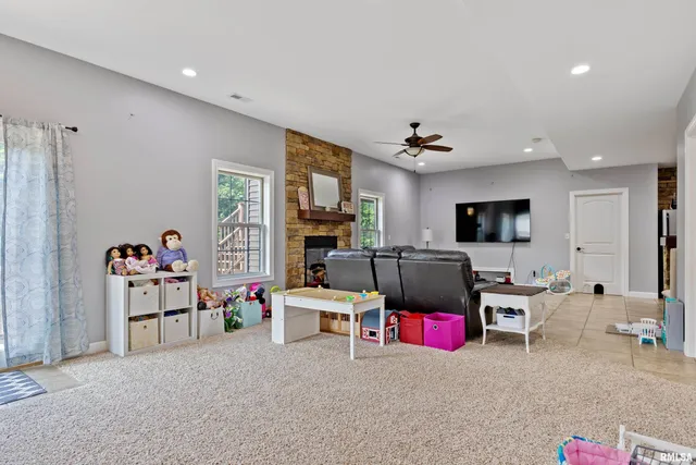 $645,000 | 6504 North Stone Rdg Drive, Quincy, IL 62305