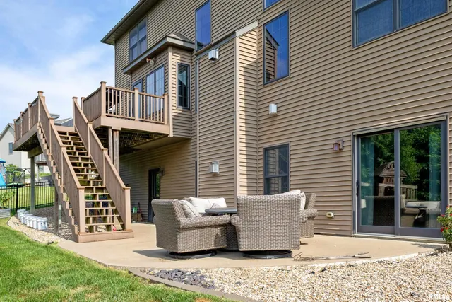 $645,000 | 6504 North Stone Rdg Drive, Quincy, IL 62305