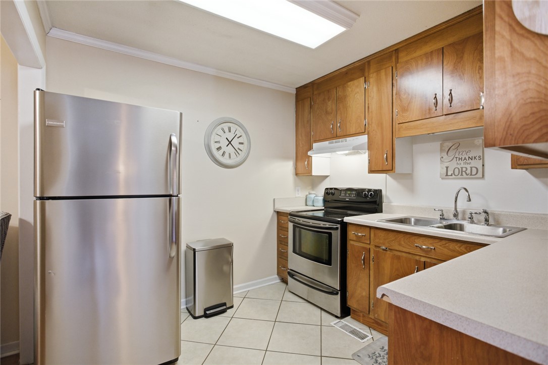 108 Hodge Street Abbeville, SC 29620 - Photo 3 of 39 A well-equipped kitchen features ample cabinetry and integrated appliances for comfortable living.