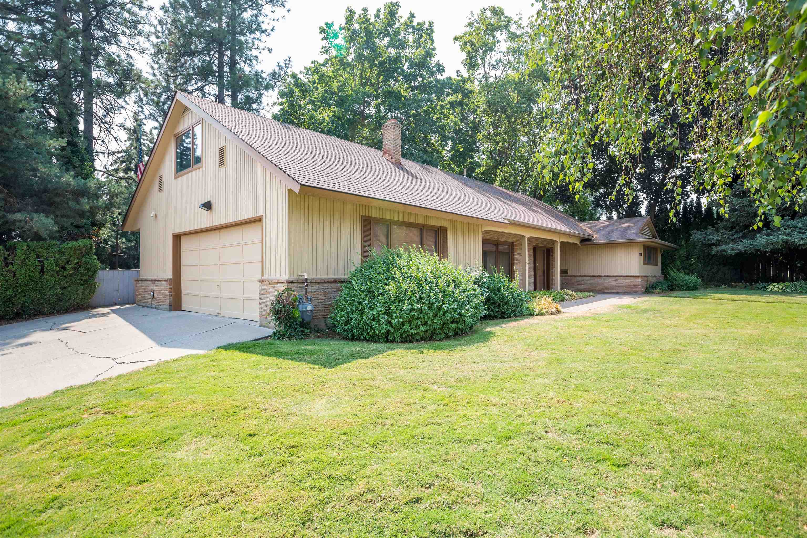 1728 East Pinecrest Road Spokane, WA 99203 - Photo 3 of 21 Gallery Image 3
