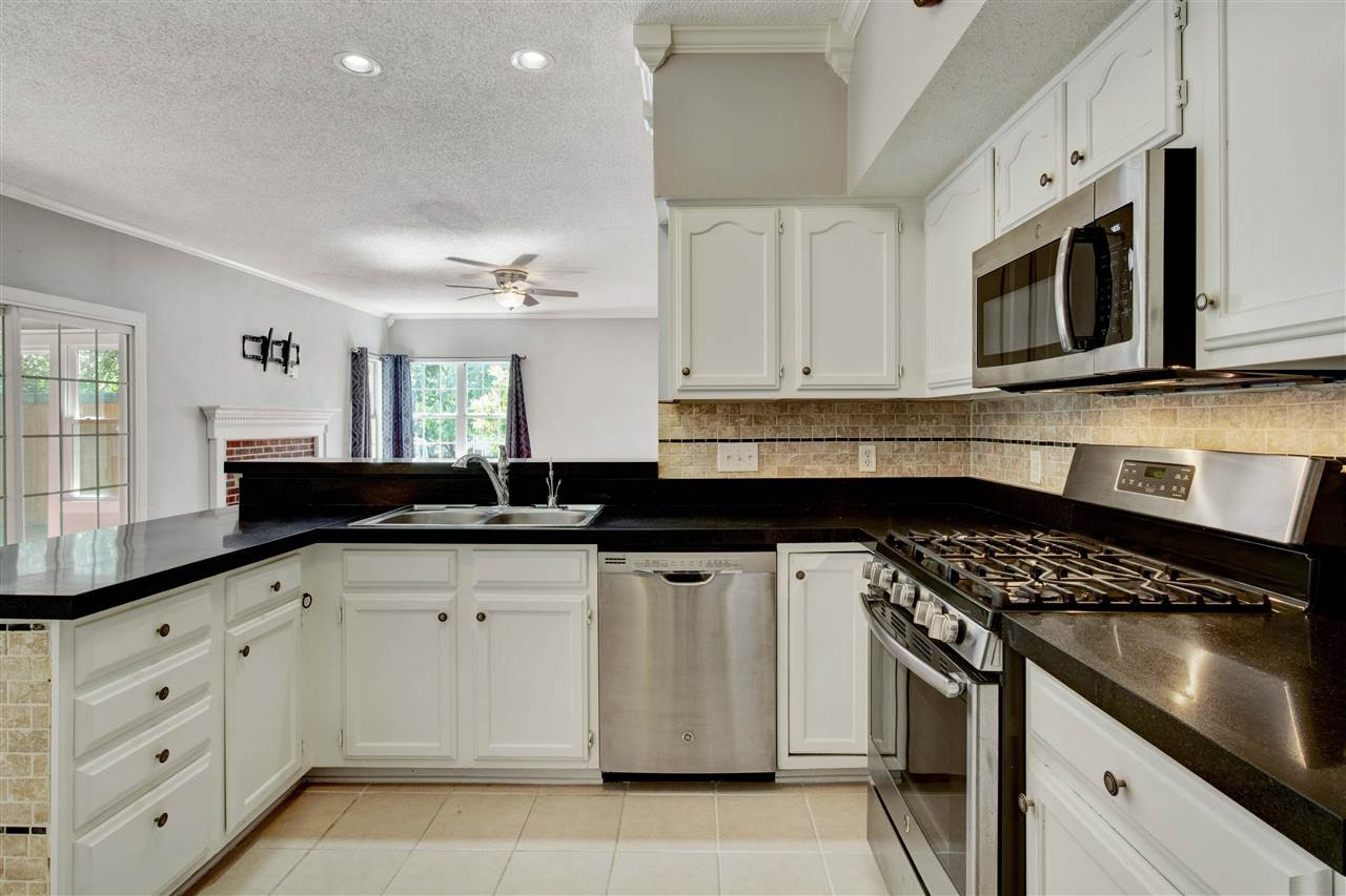 3609 Long Ridge Road Durham, NC 27703 - Photo 11 of 30 Kitchen
