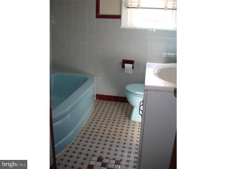 1514 Rhawn Street Philadelphia, PA 19111 - Photo 12 of 21 Bathroom