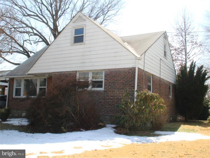 1514 Rhawn Street Philadelphia, PA 19111 - Photo 3 of 21 Exterior