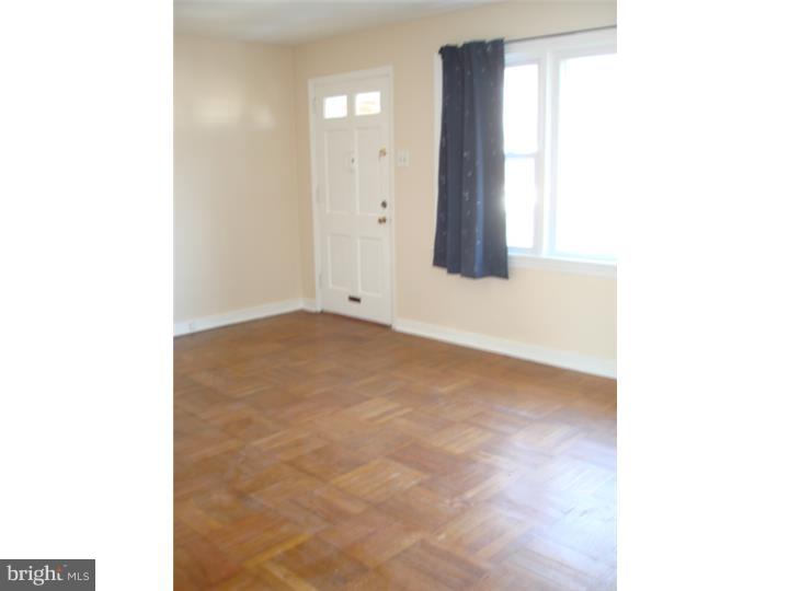 1514 Rhawn Street Philadelphia, PA 19111 - Photo 4 of 21 Living Room