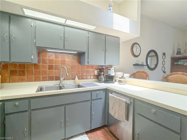 $2,100 | 1042 Oak Forest Drive, Naples, FL 34104