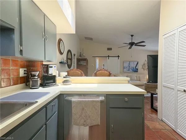 $2,100 | 1042 Oak Forest Drive, Naples, FL 34104