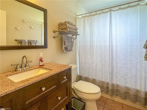 $2,100 | 1042 Oak Forest Drive, Naples, FL 34104