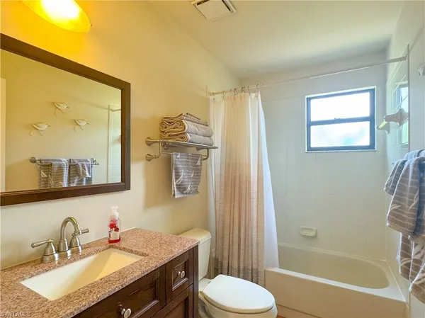 $2,100 | 1042 Oak Forest Drive, Naples, FL 34104