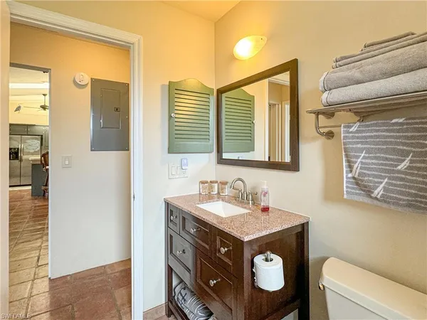 $2,100 | 1042 Oak Forest Drive, Naples, FL 34104