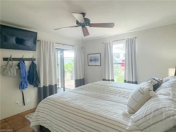 $2,100 | 1042 Oak Forest Drive, Naples, FL 34104