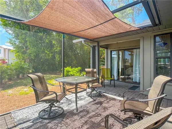 $2,100 | 1042 Oak Forest Drive, Naples, FL 34104