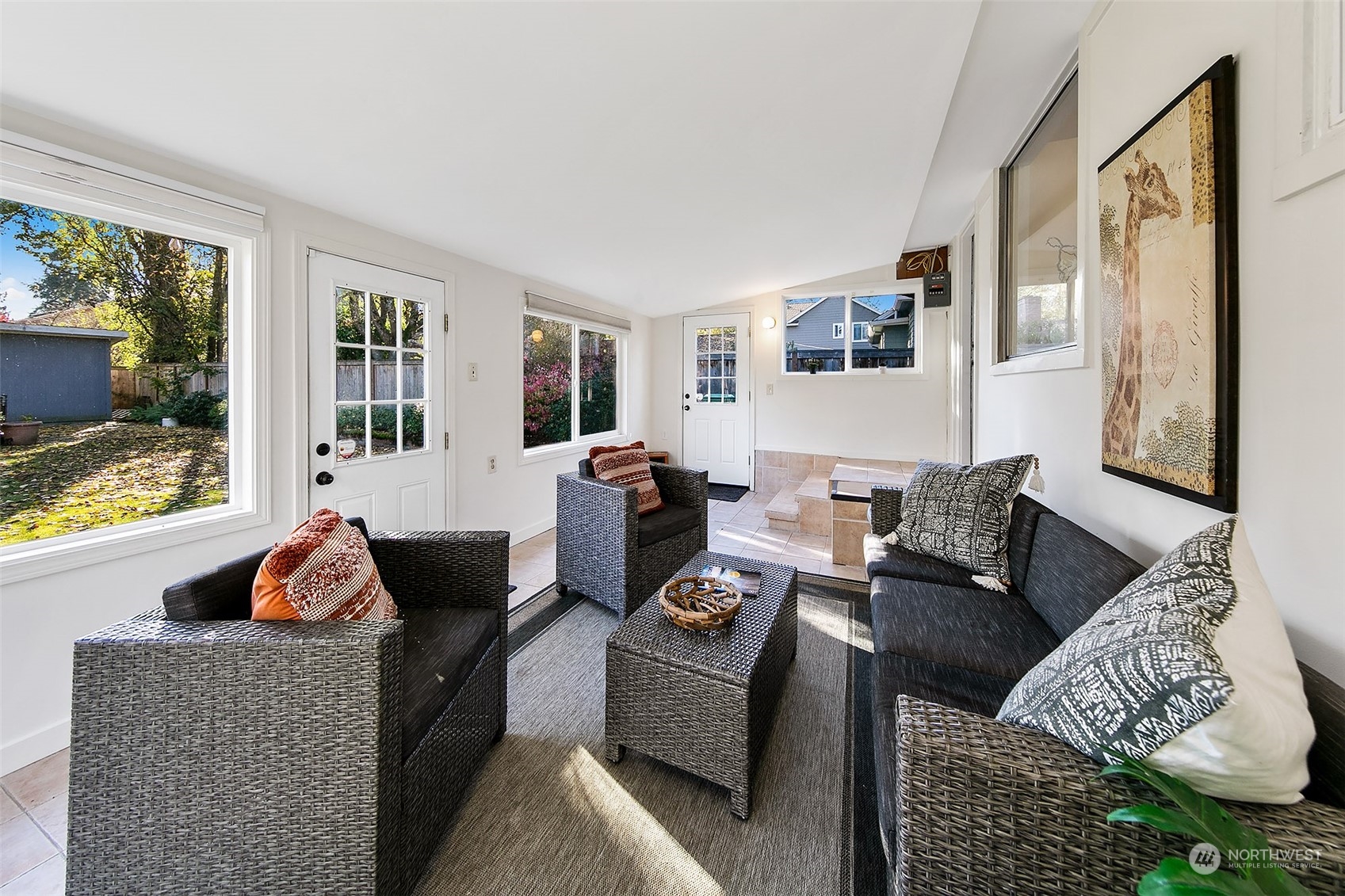 1041 Northeast 92nd Street Seattle, WA 98115 - Photo 17 of 27
