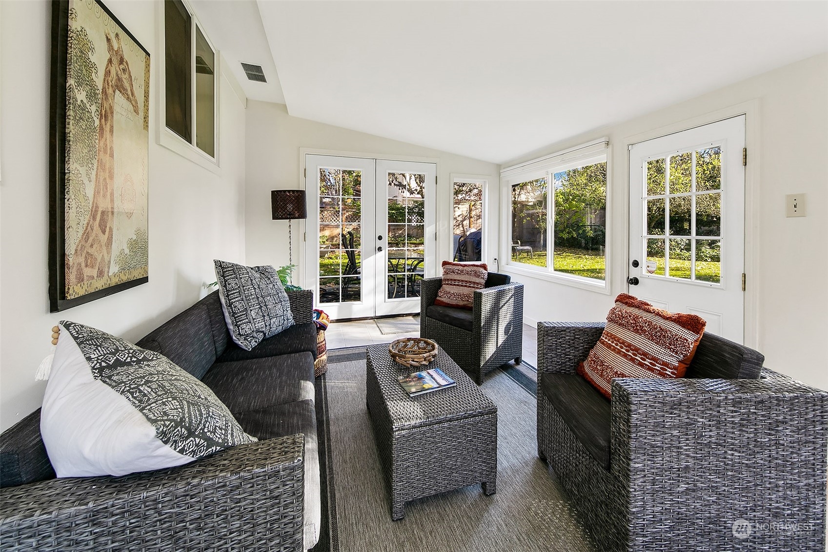 1041 Northeast 92nd Street Seattle, WA 98115 - Photo 18 of 27