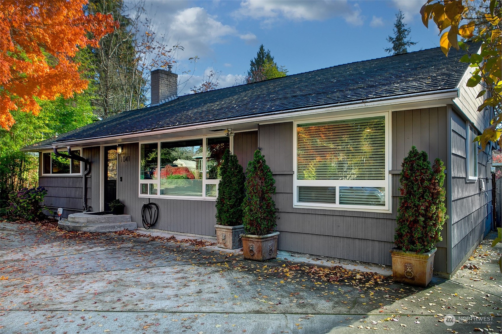 1041 Northeast 92nd Street Seattle, WA 98115 - Photo 4 of 27