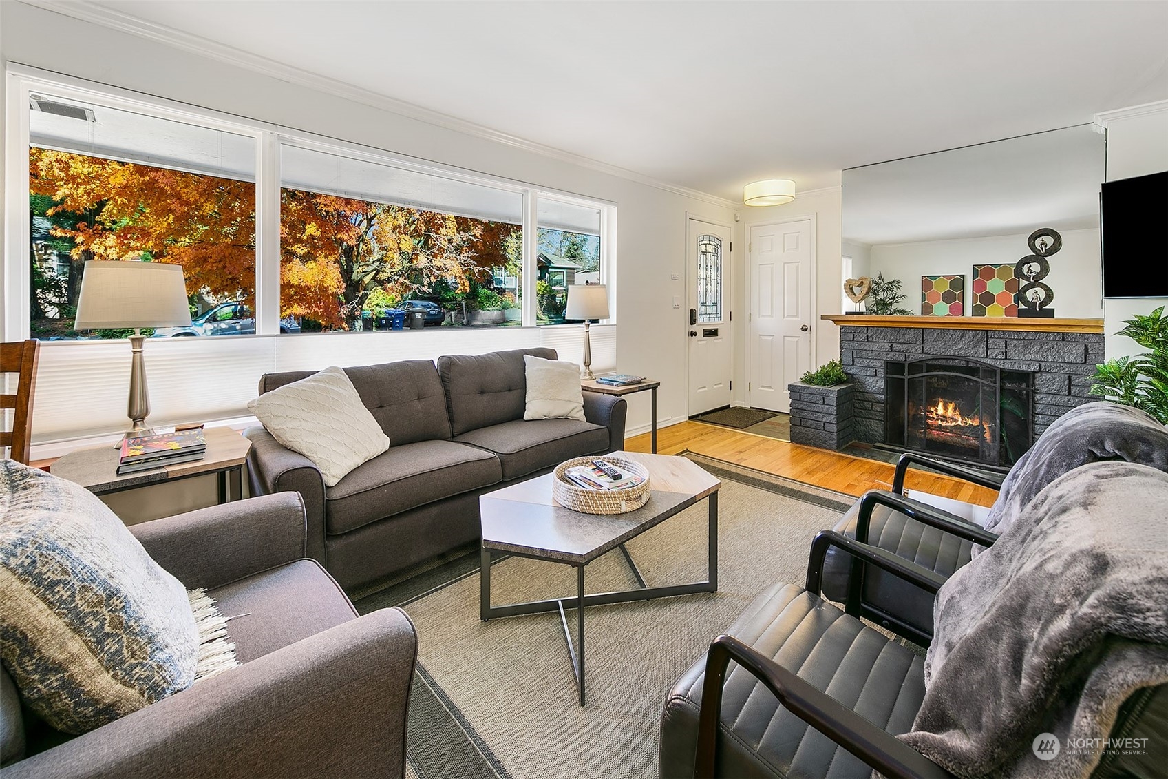 1041 Northeast 92nd Street Seattle, WA 98115 - Photo 5 of 27