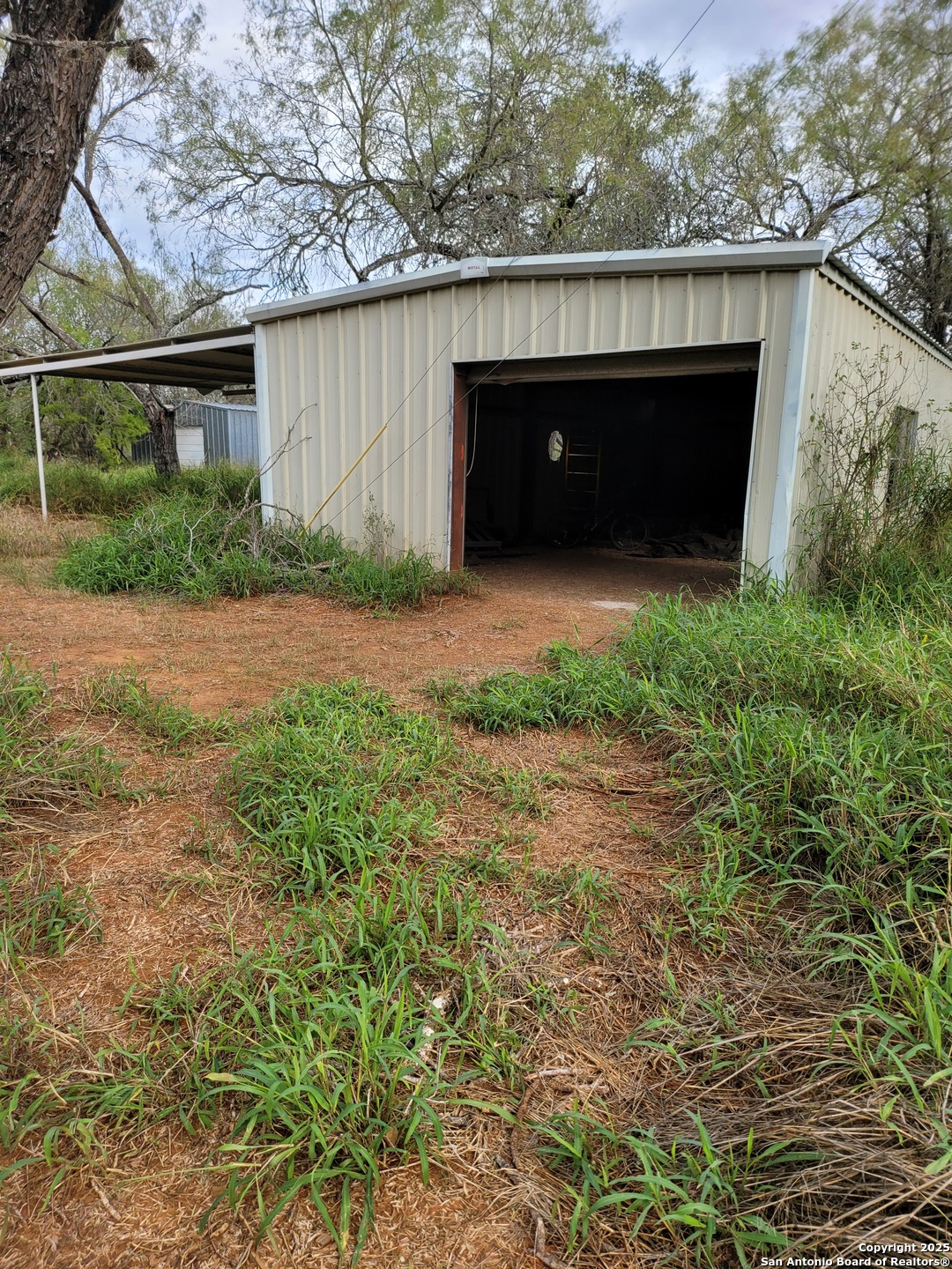11489 South Foster Road San Antonio, TX 78223 - Photo 7 of 7 a view of outdoor space and yard