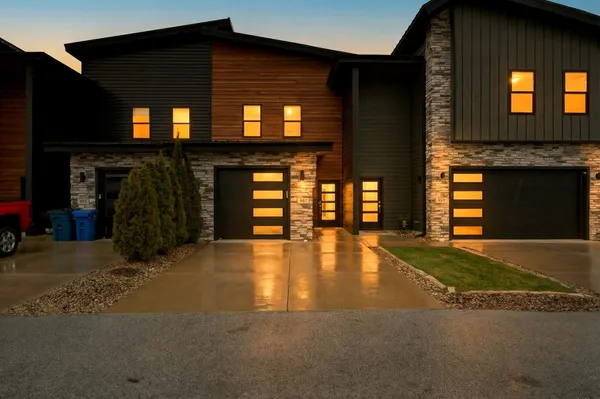 $344,900 | 347 Sawgrass Drive, Crown Point, IN 46307