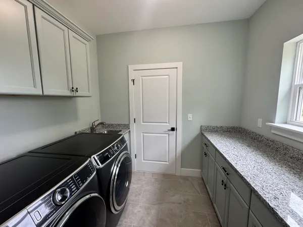 $700,000 | 9931 White Tail Drive, Saline, MI 48176