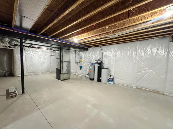 $700,000 | 9931 White Tail Drive, Saline, MI 48176