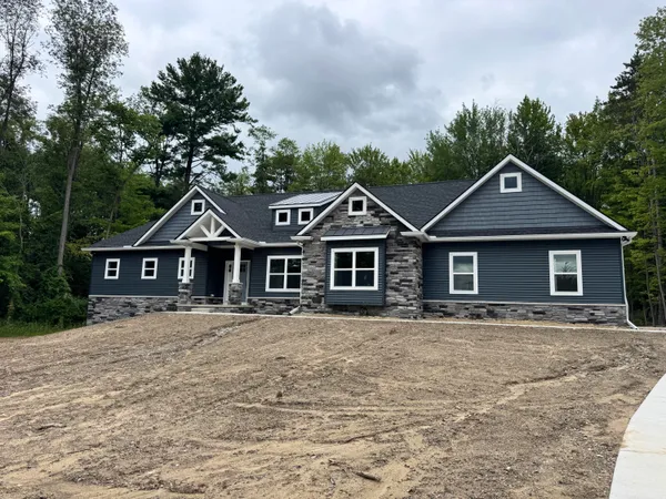 $700,000 | 9931 White Tail Drive, Saline, MI 48176